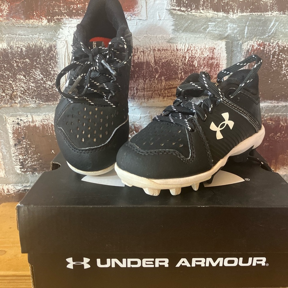 Under Armour Leadoff Low RM Jr Cleats Spikes Kids sz 9K